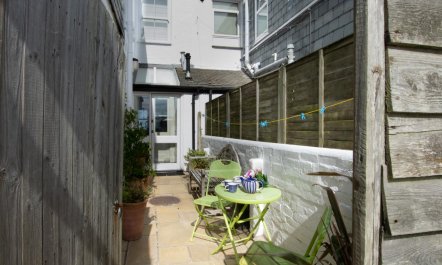 2 Bed in St Ives 9