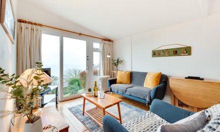 2 Bed in Stoke Fleming 1