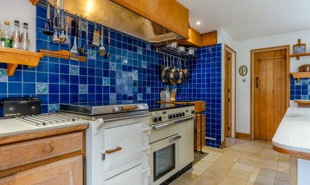5 Bed in Magham Down 8