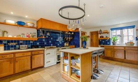 5 Bed in Magham Down 7