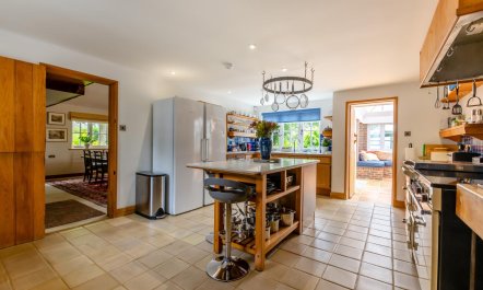5 Bed in Magham Down 9