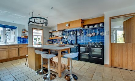 5 Bed in Magham Down 4