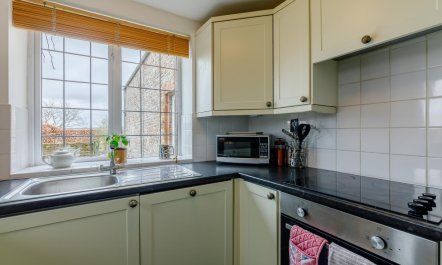 2 Bed in Brampton 8
