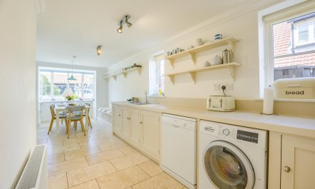 4 Bed in Friston 9