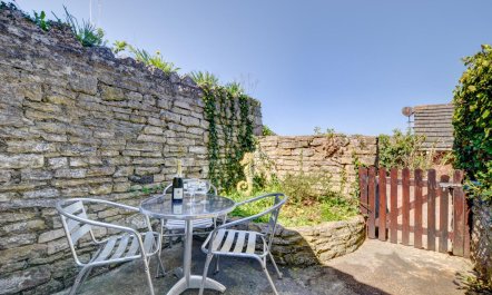 2 Bed in Swanage 1