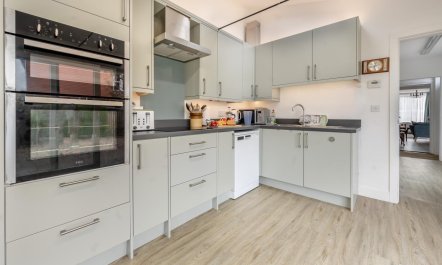 5 Bed in Overstrand 9