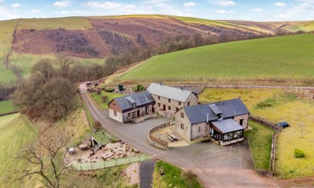 9 Bed in Brecon