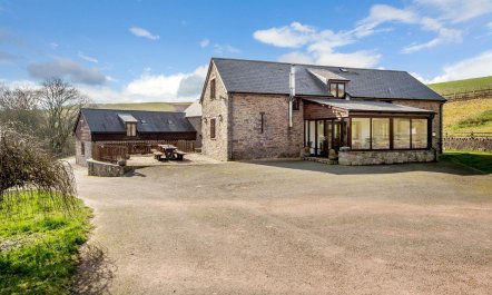 9 Bed in Brecon 2