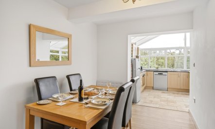 2 Bed in Cardiff 8