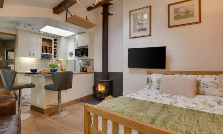 1 Bed in Clappersgate