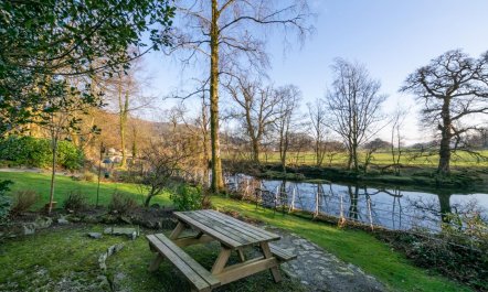 1 Bed in Clappersgate 7