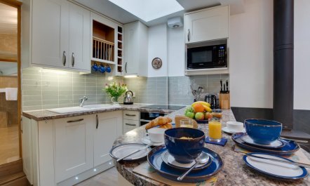 1 Bed in Clappersgate 2