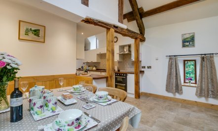 2 Bed in Machynlleth 1