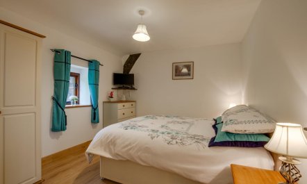 2 Bed in Machynlleth 9
