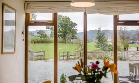 4 Bed in Builth Wells 9