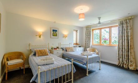 2 Bed in Bramfield 6