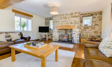 2 Bed in Dolgellau 1