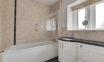 2 Bed in Windermere 7