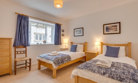 2 Bed in Windermere 6