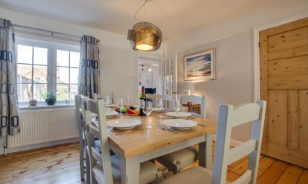 4 Bed in Mundesley 2