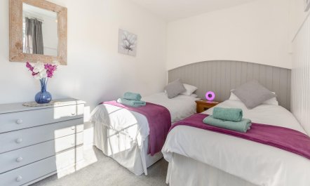 2 Bed in St. Keverne 6