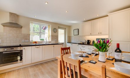 3 Bed in Machynlleth 1