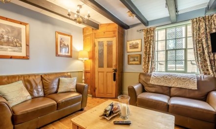 3 Bed in Whitby 1