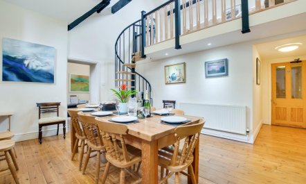 4 Bed in Llanbedrog 4