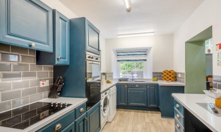 4 Bed in Llanbedrog 2