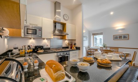 2 Bed in Porthleven 4