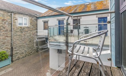 2 Bed in Porthleven 6