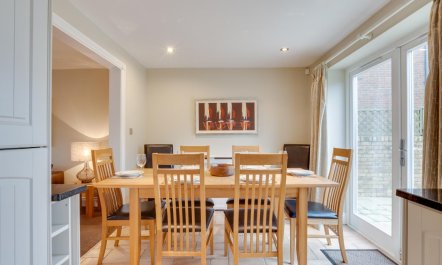 4 Bed in North Sunderland 5