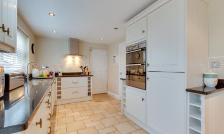 4 Bed in North Sunderland 6