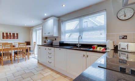 4 Bed in North Sunderland 3