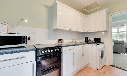2 Bed in Helford 4