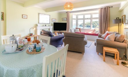 2 Bed in Helford 6