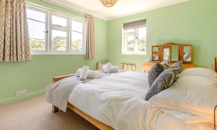 2 Bed in Helford 8
