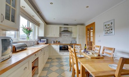 5 Bed in Croyde 4