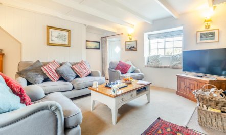 2 Bed in Helford 5