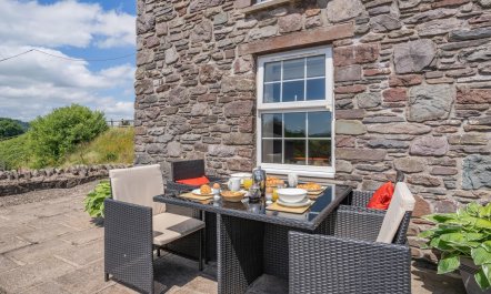 1 Bed in Nantygwreiddyn 6