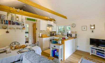 1 Bed in Snape 5