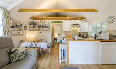 1 Bed in Snape 3