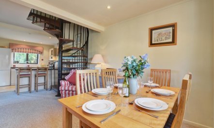 3 Bed in Salthouse 9