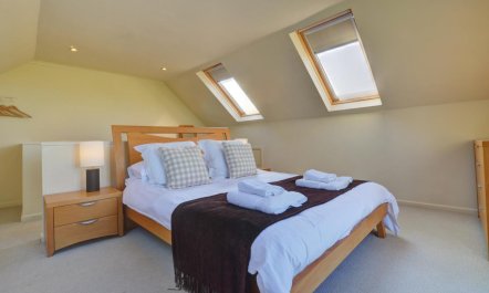 3 Bed in Salthouse 7