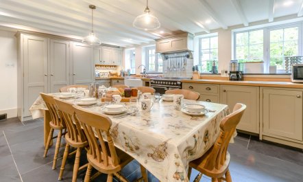 4 Bed in Looe 6