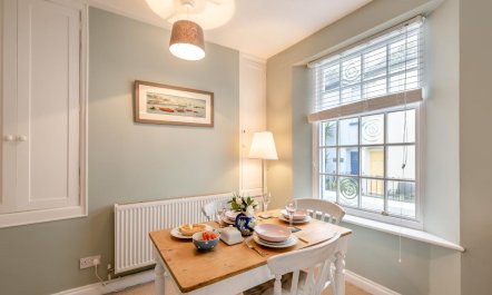 2 Bed in Appledore 3