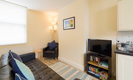 2 Bed in Whitby 7