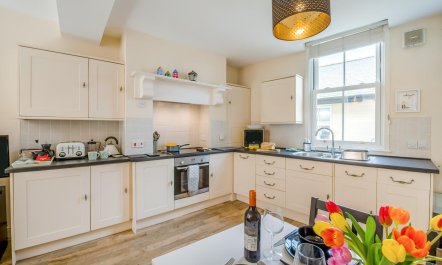 2 Bed in Whitby 3