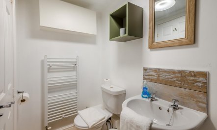 2 Bed in Whitby 6
