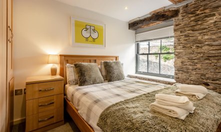 2 Bed in Dartmouth 1